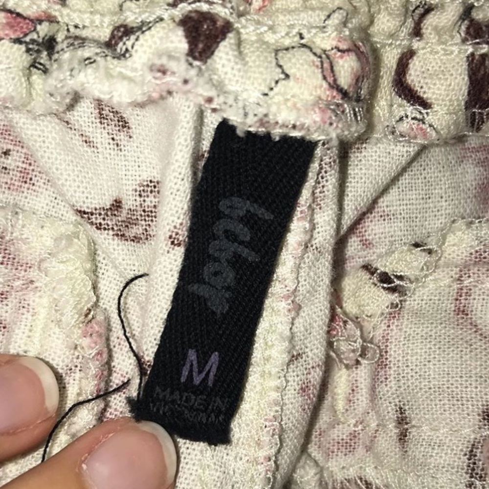 Shorts - Picture 3 of 3